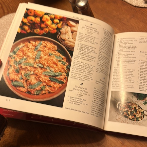 Rare first edition Entertaining by Martha Stewart - Picture 3 of 8